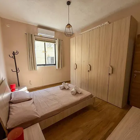 Apartment Golden - 4br Stylish For Group