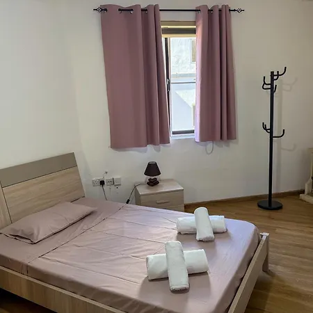 Golden - 4br Stylish For Group Apartment