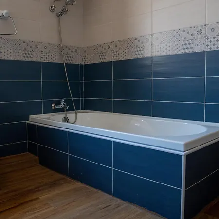 Apartament Golden - 4br Stylish For Group Tal-Hriereb