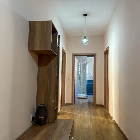 Golden - 4br Stylish For Group Appartement