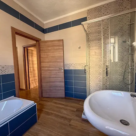 Golden - 4br Stylish For Group *