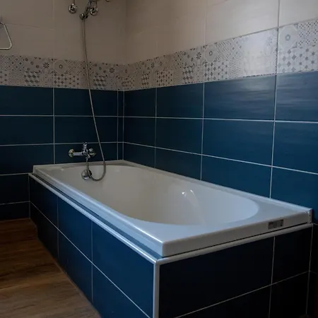 Golden - 4br Stylish For Group דירה Tal-Hriereb