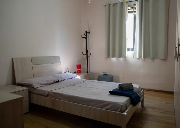 Golden - 4br Stylish For Group Apartment