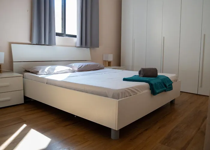 Apartment Golden - 4br Stylish For Group